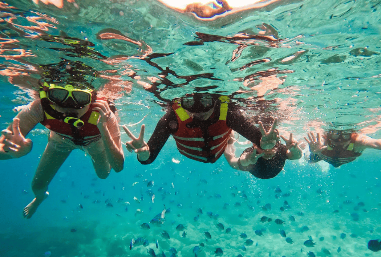 梦幻浮潜之旅：海鲜烧烤、迷你沙滩和Mun岛