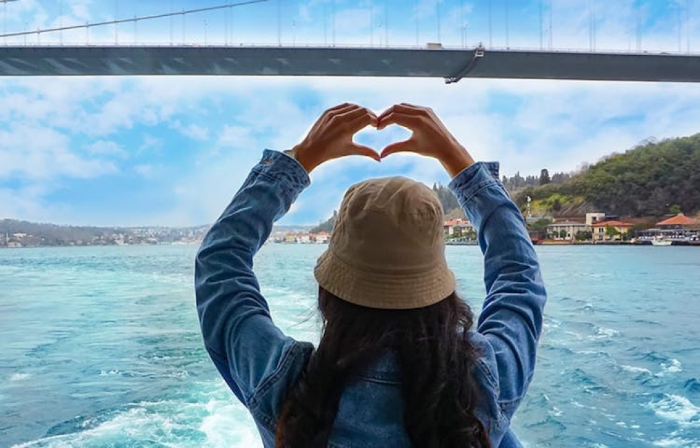 Experience Cruising The Golden Horn, Bosphorus and More 4