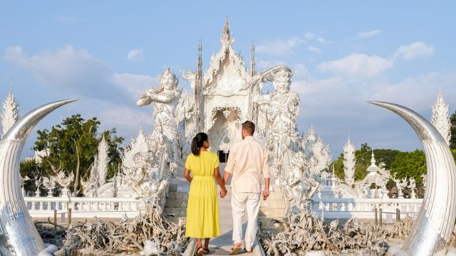 Chiang Rai White Black Blue Temple Tour - Chinese/English Guide 3