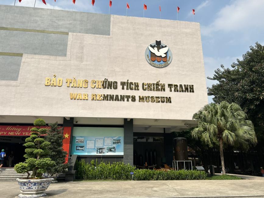 Sai Gon Private Half-Day City Tour by Army Vintage Jeep_copy 2