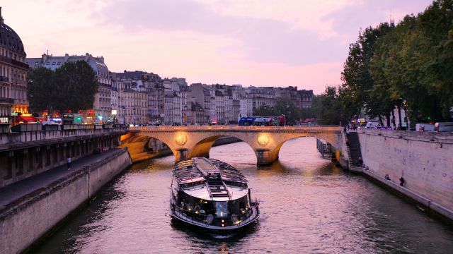 Thames River Cruise Experience in London | UK 3