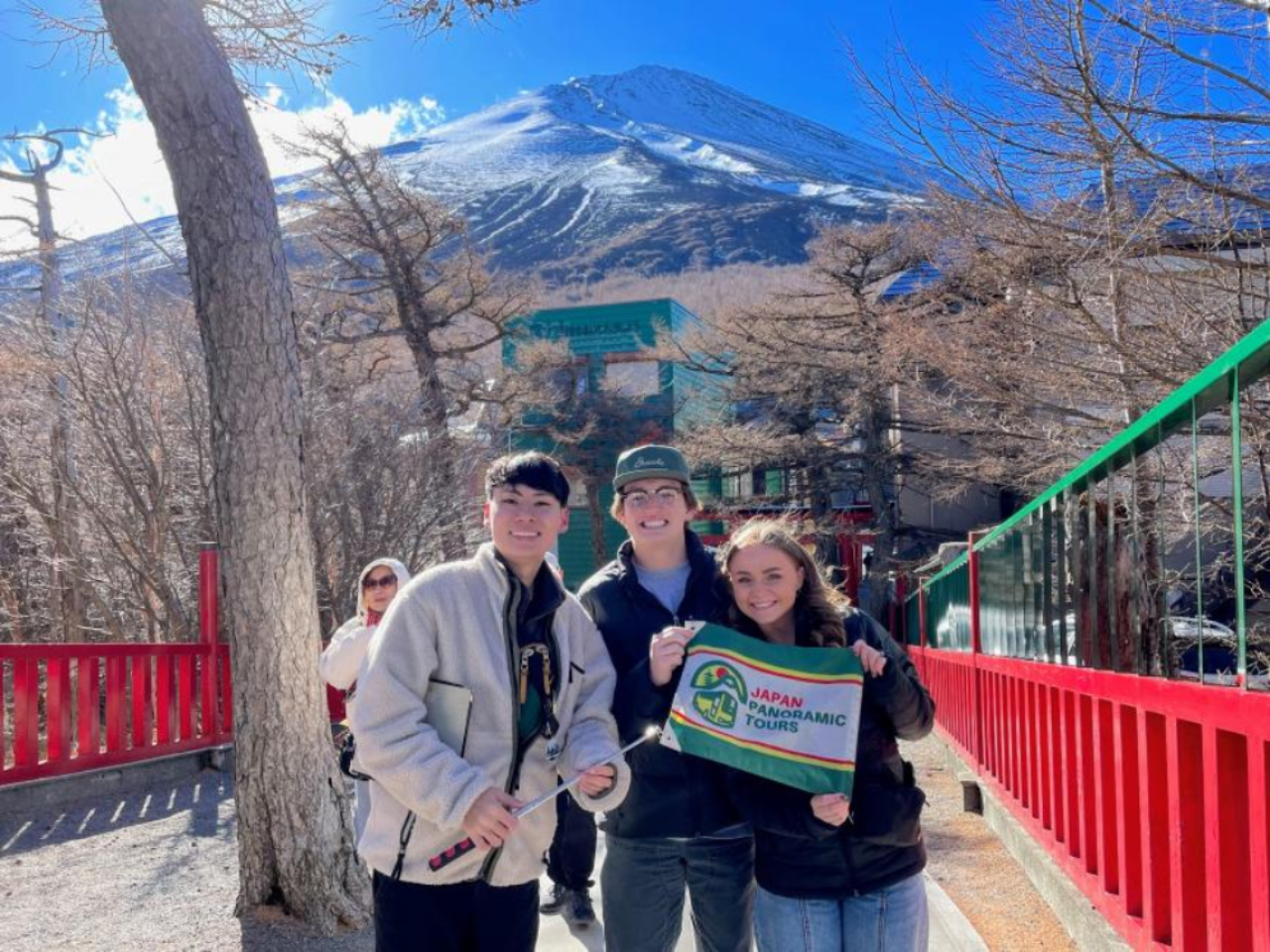 FANTASTIC 1-Day FUJI & HAKONE Guided Bus Tour with Mt.Fuji, Buffet Lunch, Hakone Cruise, Ropeway & Bullet Train