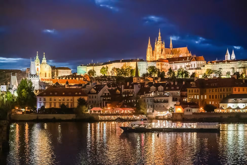 Vltava River Evening Eco Cruise with Prosecco in Prague 5