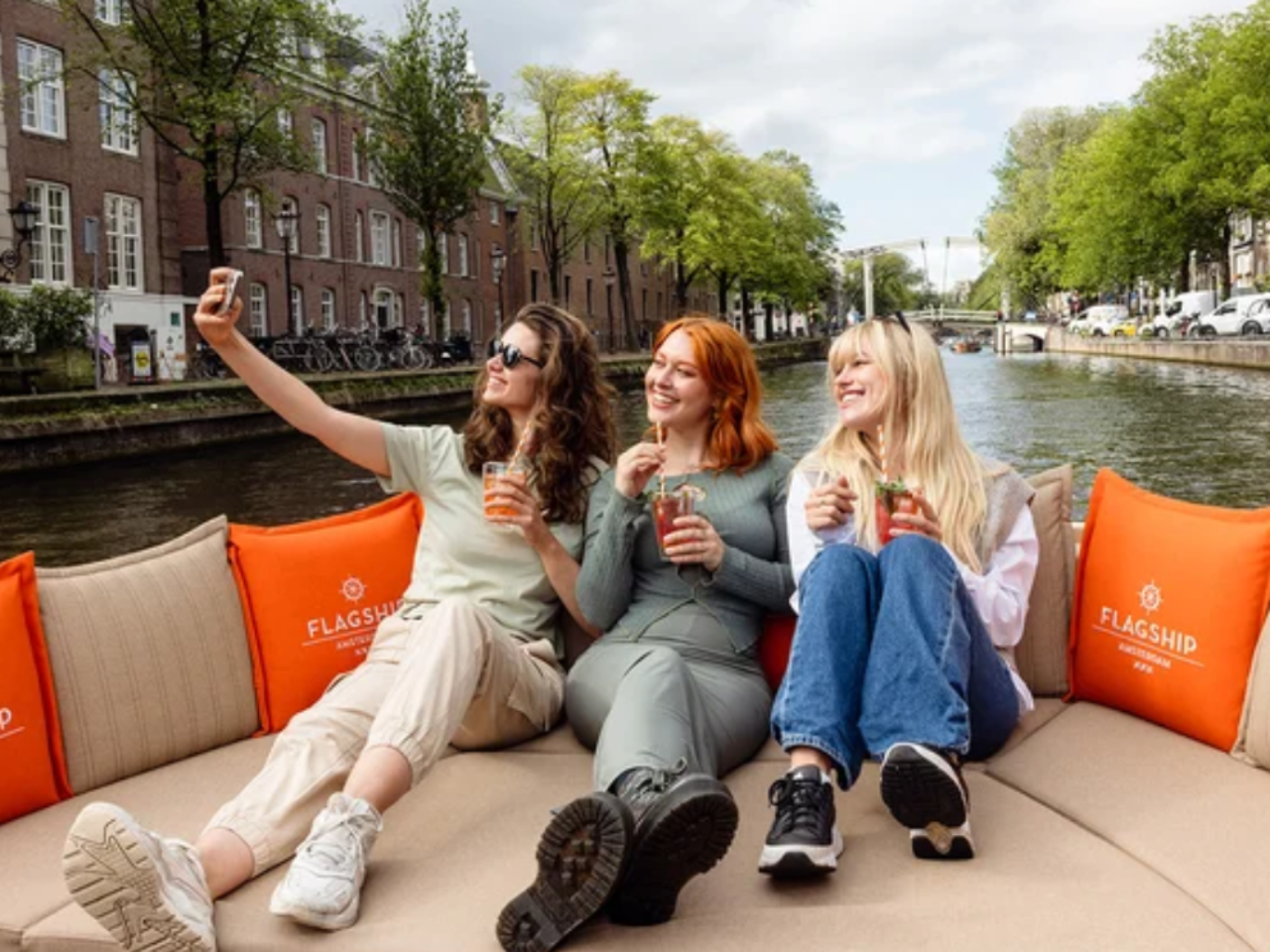 Amsterdam: Luxury Open Boat Cruise with option Unlimited Drinks 2