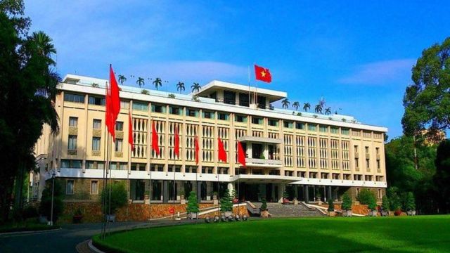 War Remnants Museum and Independence Palace Walking Tour