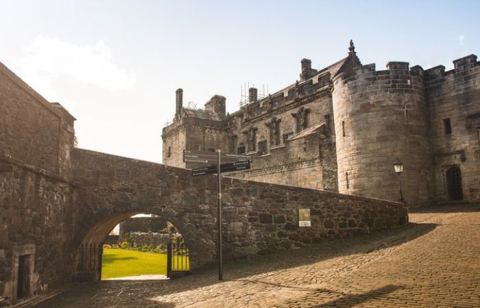 Lochs Lomond, Stirling Castle & Inveraray Castle West Highland Day Tour from Edinburgh | Scotland