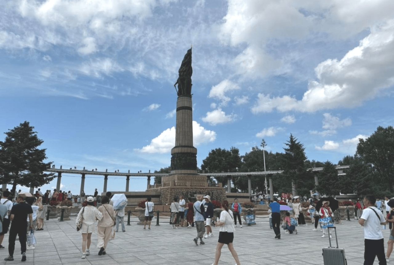 Harbin Songhua River Cable Car & Stalin Park Half-Day Tour 4