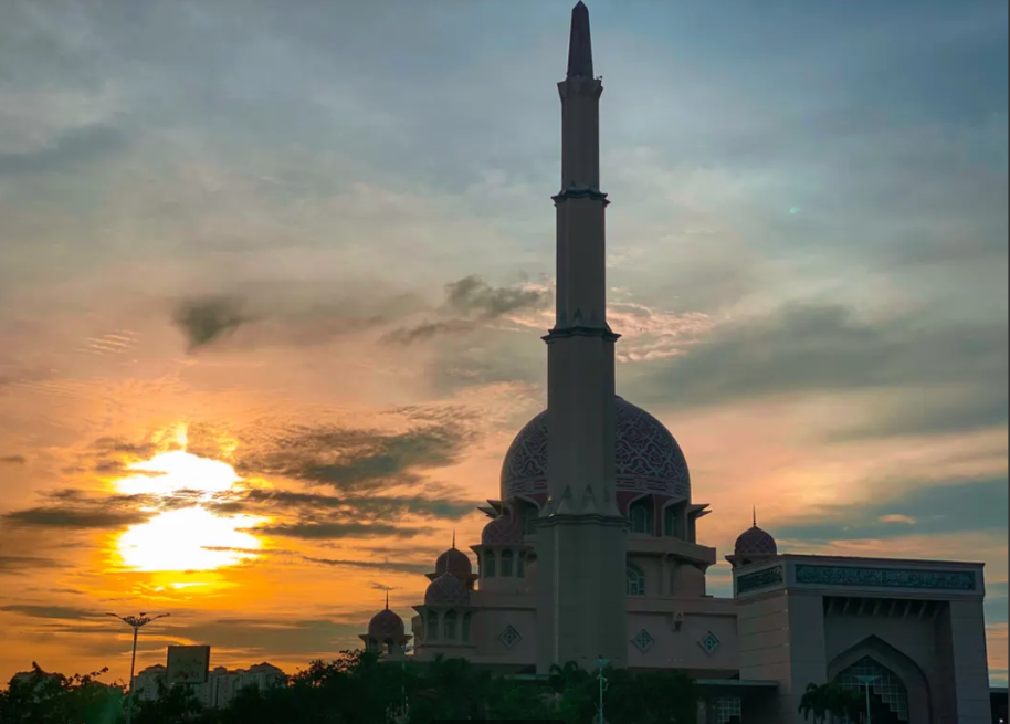 Putrajaya Tour with Pink Mosque & River Cruise Half Day Tour 5