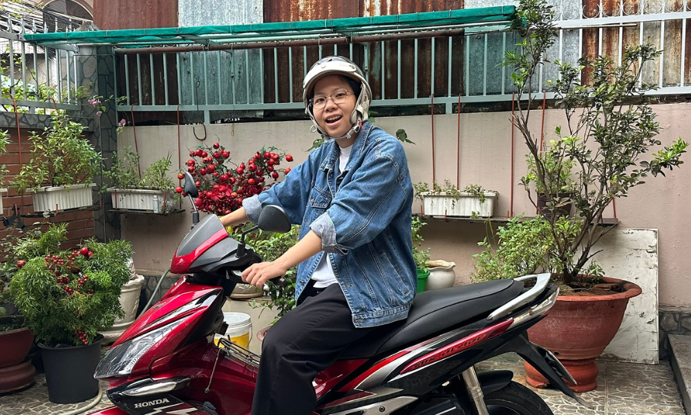 Discover Hidden Corners of Saigon – Local Ride with Jodi