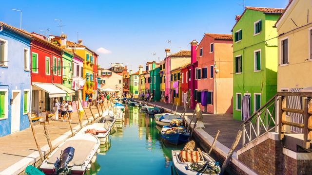 Dolomites, Lake Misurina, and Cortina Trip from Venice