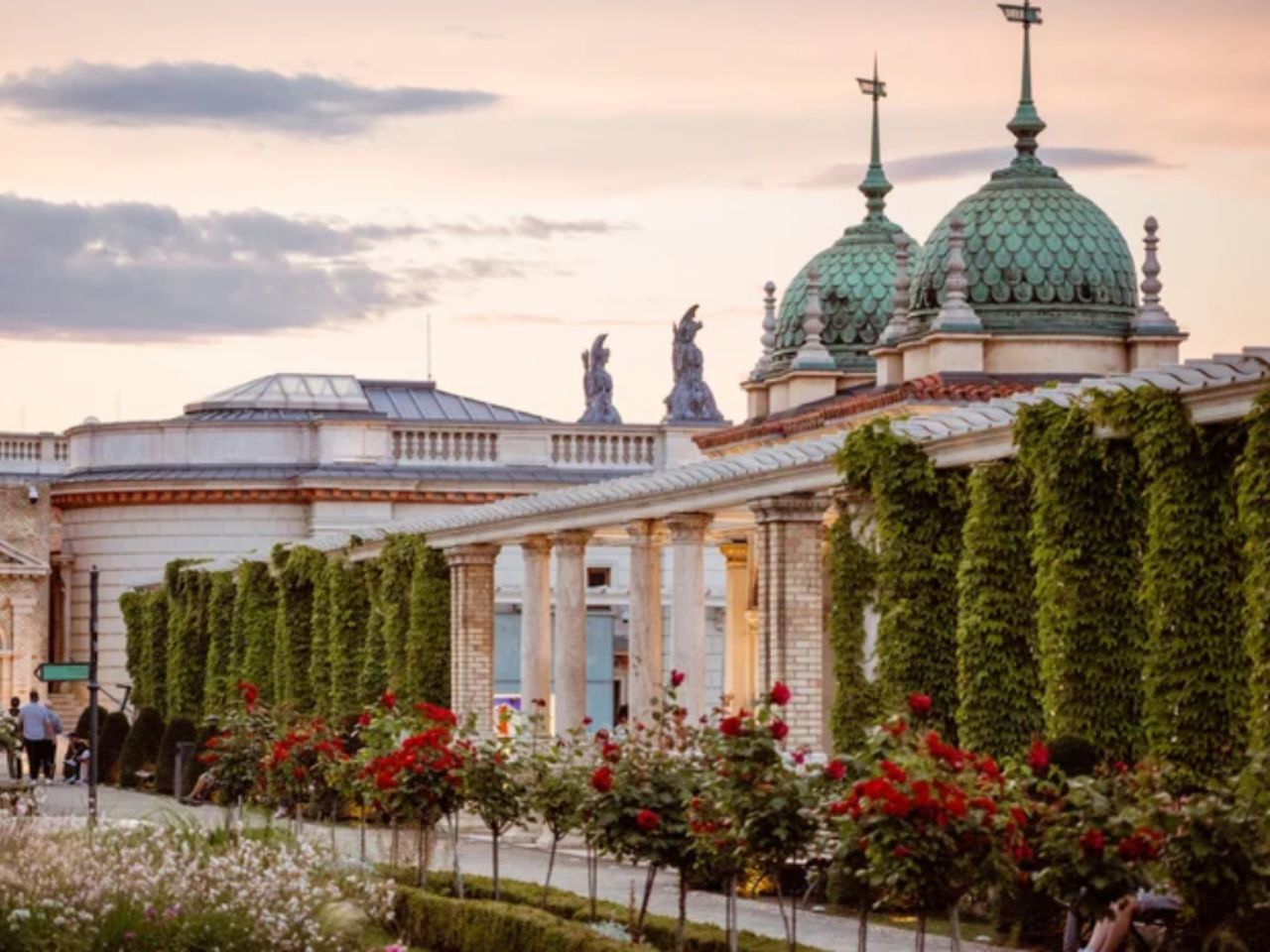 (Free eSIM) Budapest : Buda Castle District Walking Tour