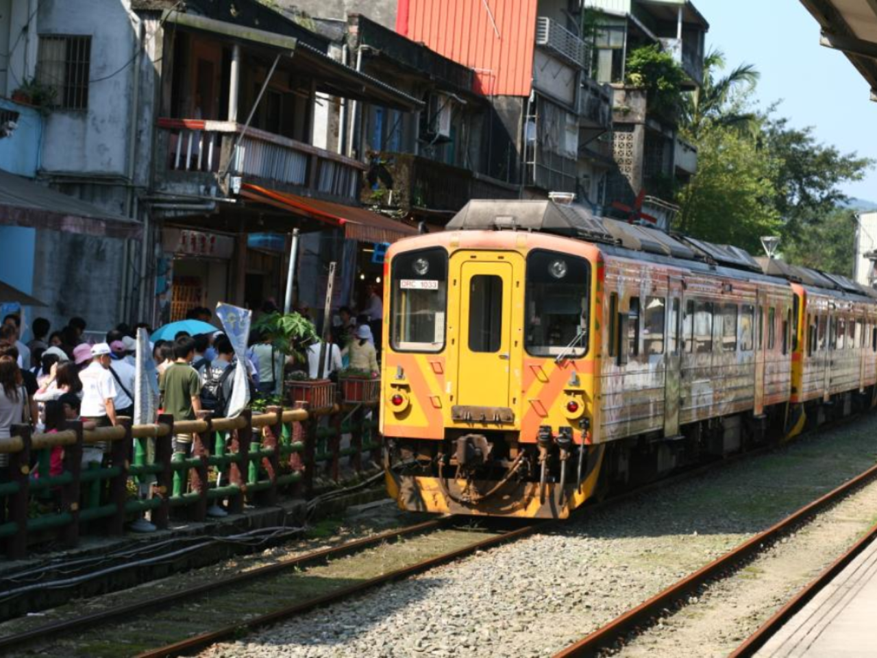 Taiwan North Coast Tour: Jiufen, Yehliu & Shifen | Day & Night Options | Multilingual Guide 4