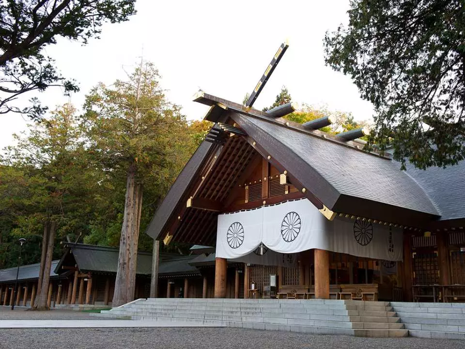 Hokkaido Sapporo Day Tour | Sapporo Beer Museum, Shiroi Koibito Park, Jozankei Onsen, Atama Daibutsu Hall, Seafood Market | Chinese and English Guide 3