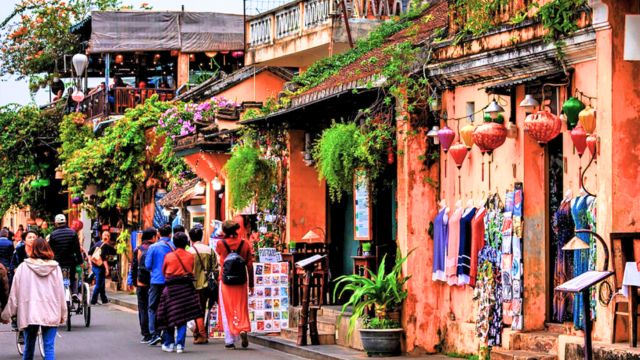 Classic Walking Tour in Hoi An 5