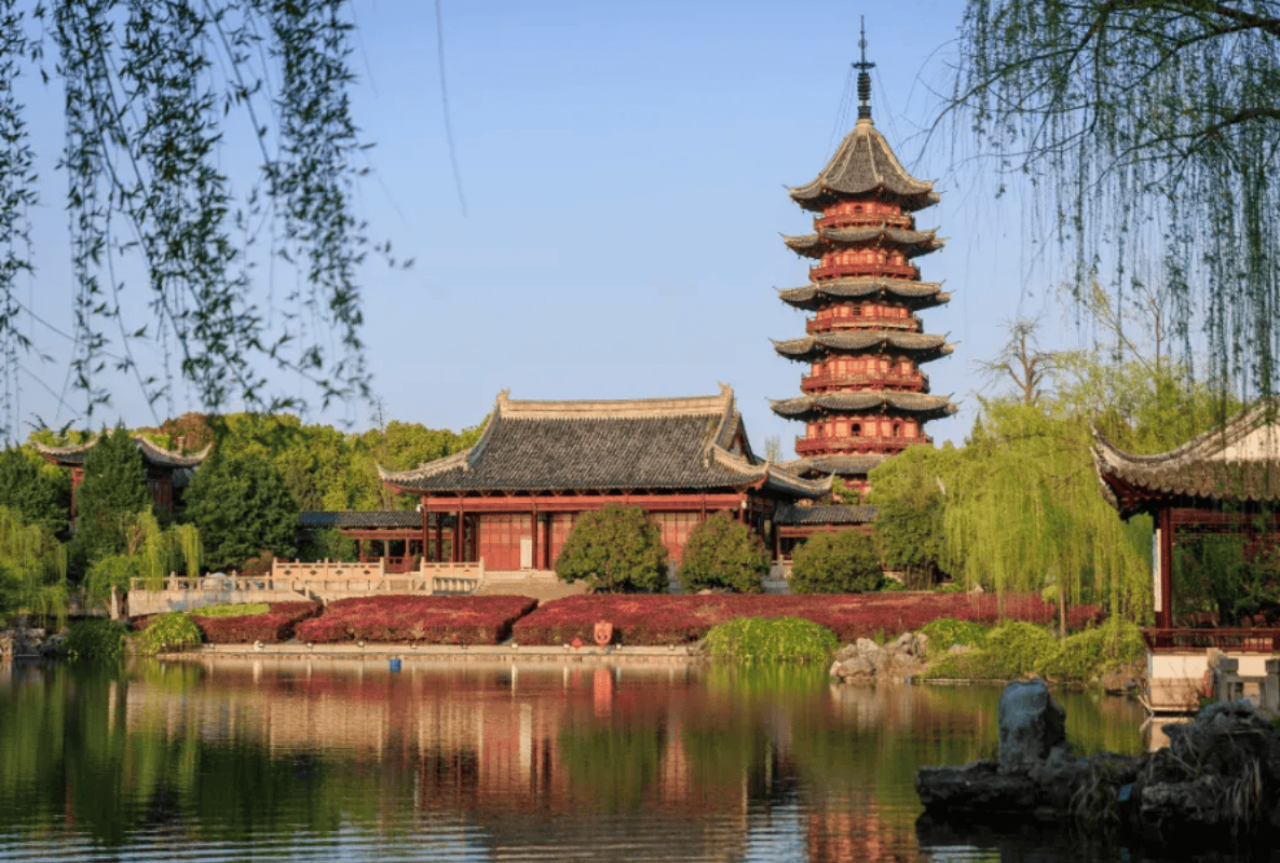 Suzhou Private Day Tour of Tiger Hill, Hanshan Temple, Master-of-Nets Garden