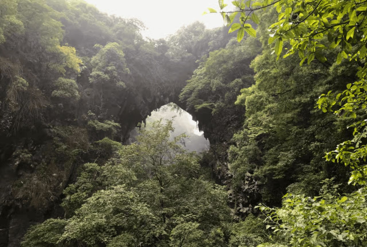 Guangzhou Private Day Tour: Yingxi Corridor & Cave Fairland 3