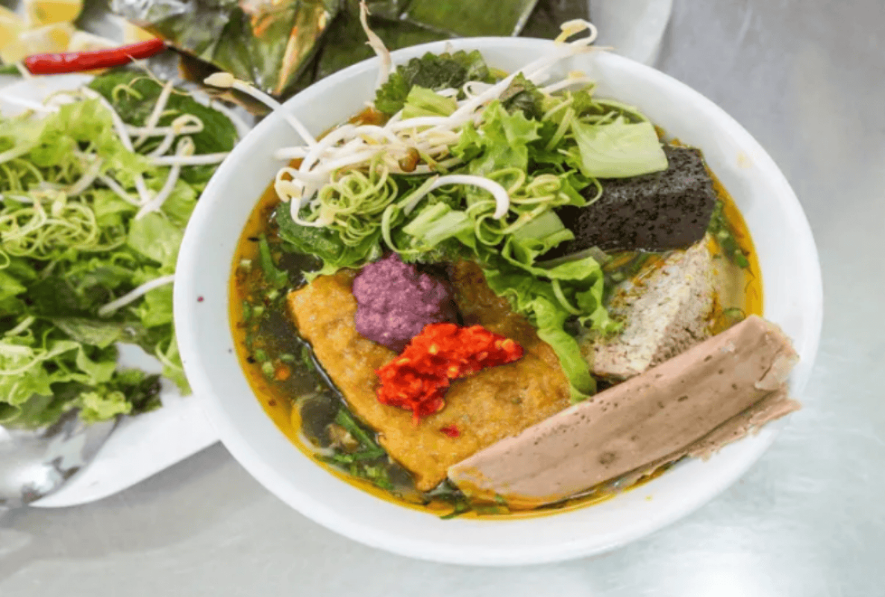 Food Tour with Aodai Rider in Da Nang 5