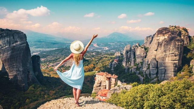 Athens: Meteora Monasteries & Caves Day Trip With Sea Side Breaks 2