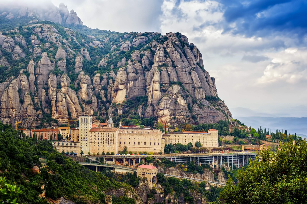 Montserrat Monastery Classic Tour from Barcelona 4