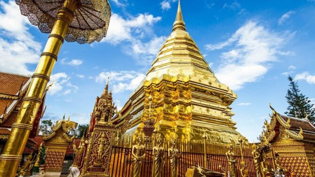 Doi Suthep and Wat Pha Lat Sunrise Half Day Tour - English Guide