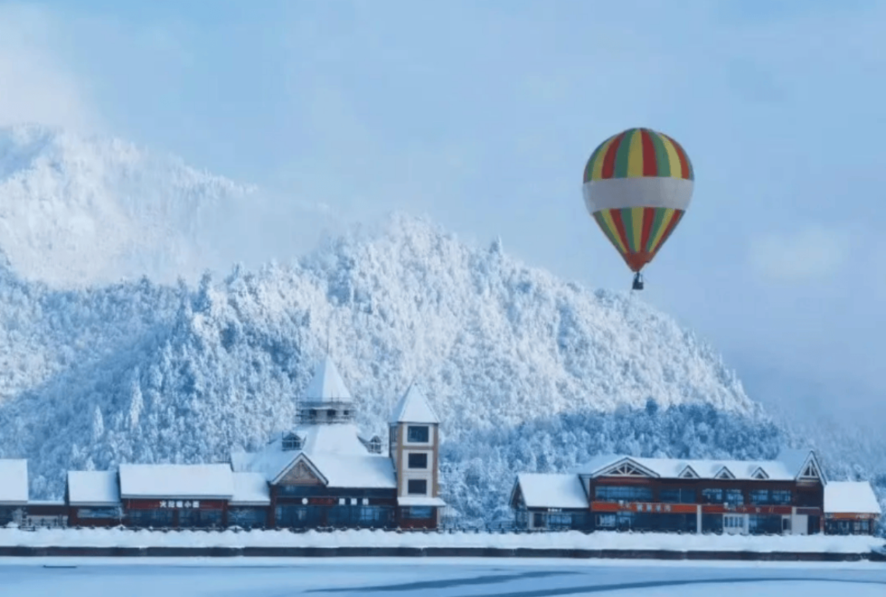 Xiling Snow Mountain & Ski Resort Private Day Tour 5