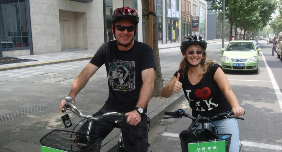 Shanghai Highlights Half Day Bike Tour