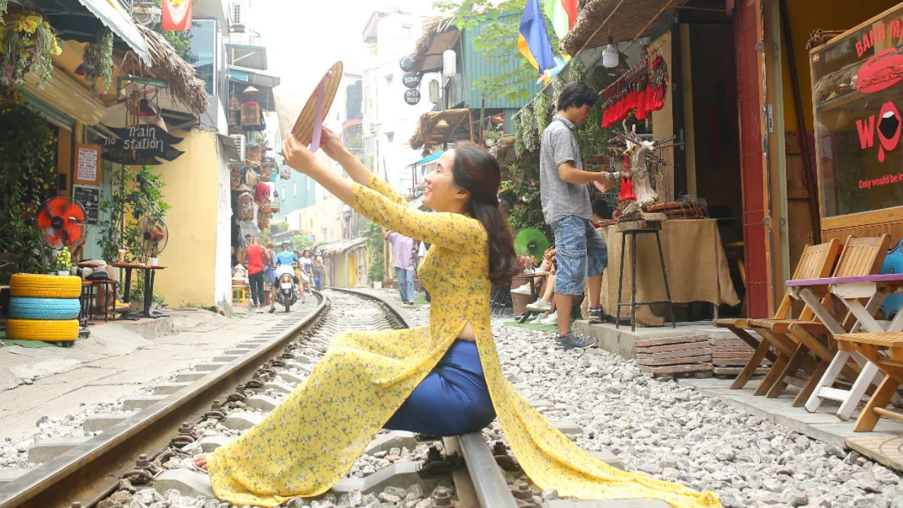 Hanoi Instagram Private Tour by Motorbike or Car 5