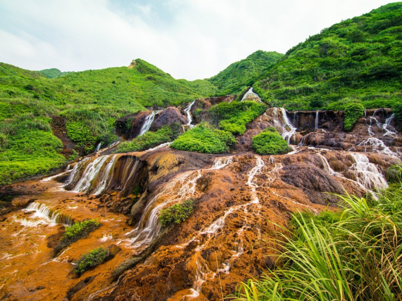 Yehliu Geopark, Jiufen, Shifen, and Golden Waterfall Day Tour