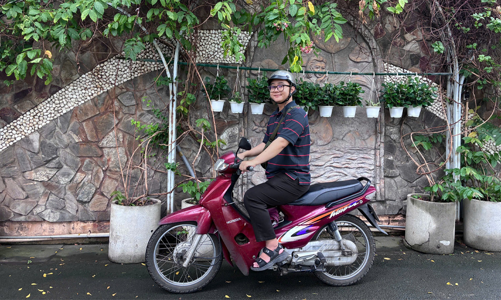 Explore Saigon’s Secrets On A Motorbike With Local - Max (English Guide) 5