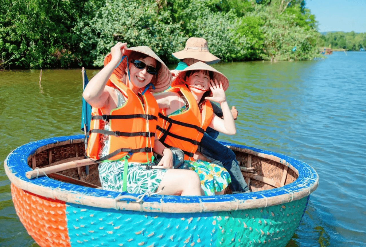 Bamboo Basket Boat Tour in Phu Quoc 2