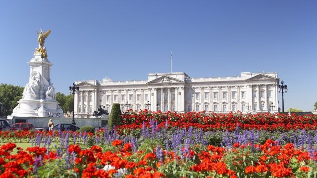 London: Buckingham Palace & Big Ben (& Westminster Abbey entry)