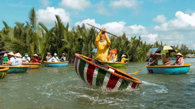 Discovering Hoi An's Charm by Bamboo Basket Boat & Lantern Boat Trip 5