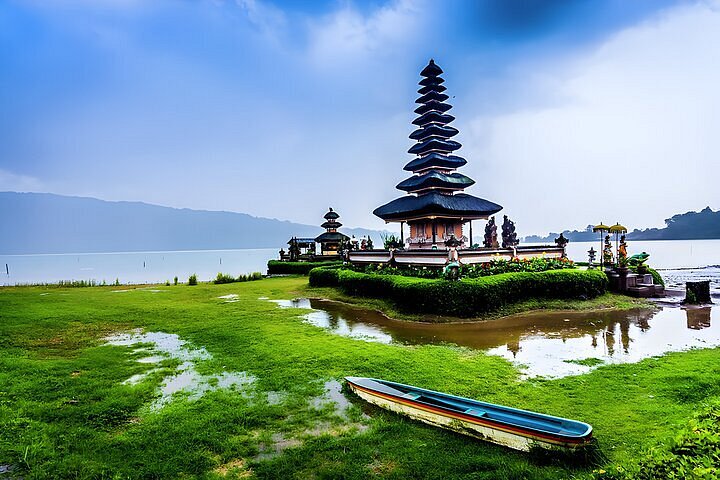 Best Northern Bali Sites with Tanah Lot Temple Tour