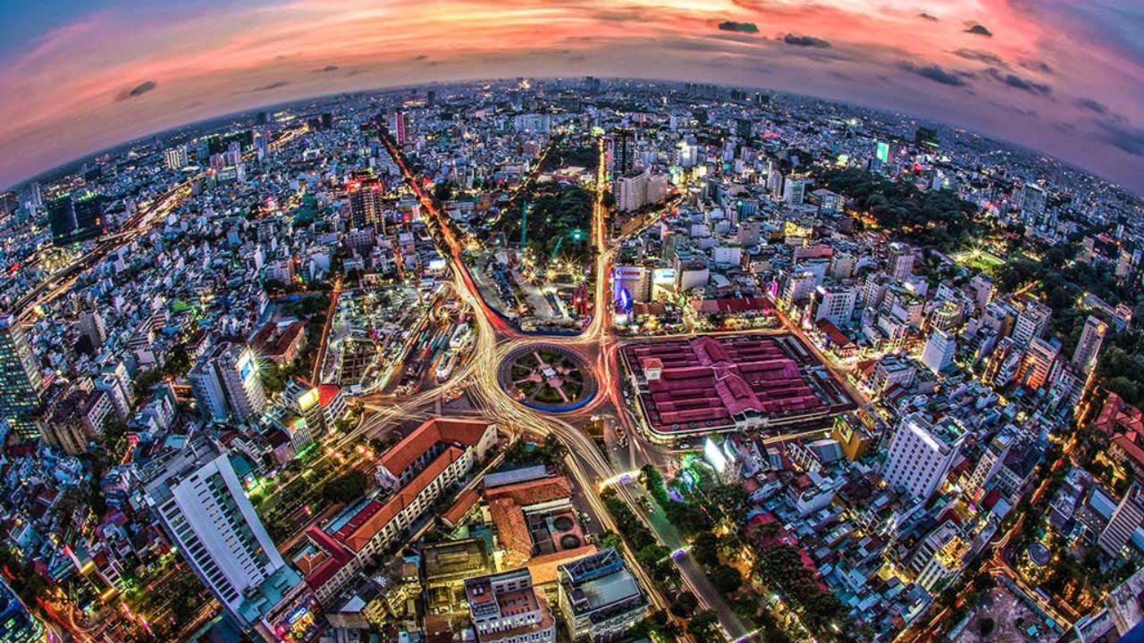 Private Ride Through Ho Chi Minh City With Local – Nga (English Guide) 5