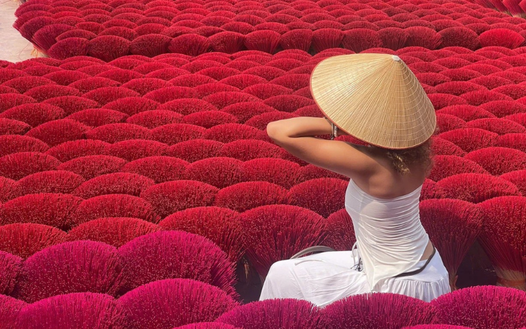 Incense Village, Hat Making, Train Street Small Group Instagram Tour 5