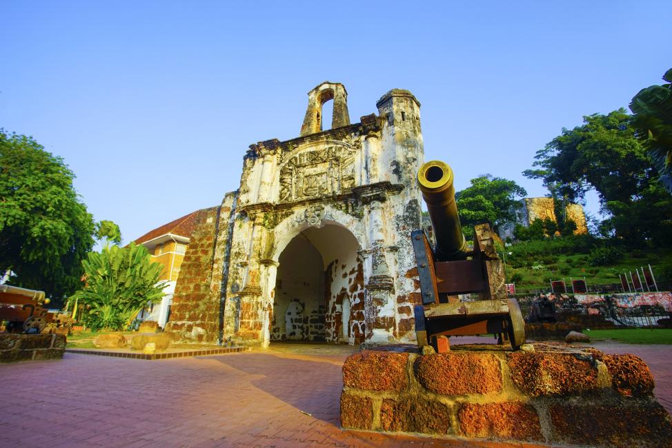 Historical Melaka Day Tour: St. Peter's Church, Porta De Santiago, Red Square, Melaka River | Malaysia