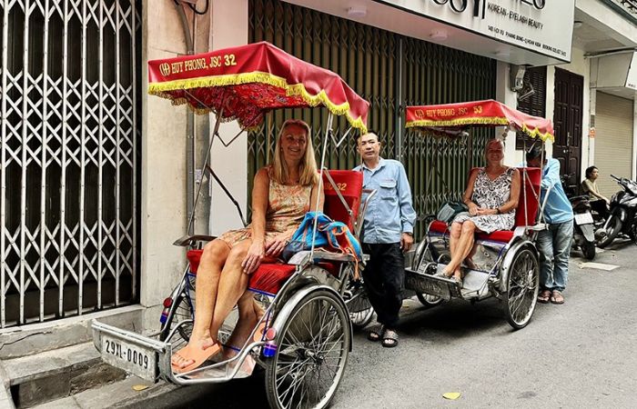 Hanoi Street Food Walking Tour with Cyclo Ride 5