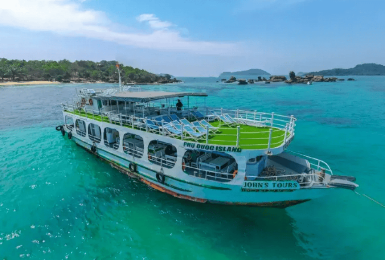 Phu Quoc 1-Day Big Boat Tour: Explore 2 Islands with Snorkeling, Fishing & Lunch 3
