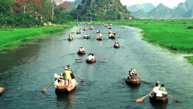 Yen Stream & Perfume Pagoda Day Trip from Hanoi 5