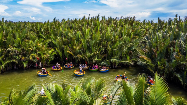 Coconut Forest Tour by Bicycle and Basket Boat in Hoi An 3