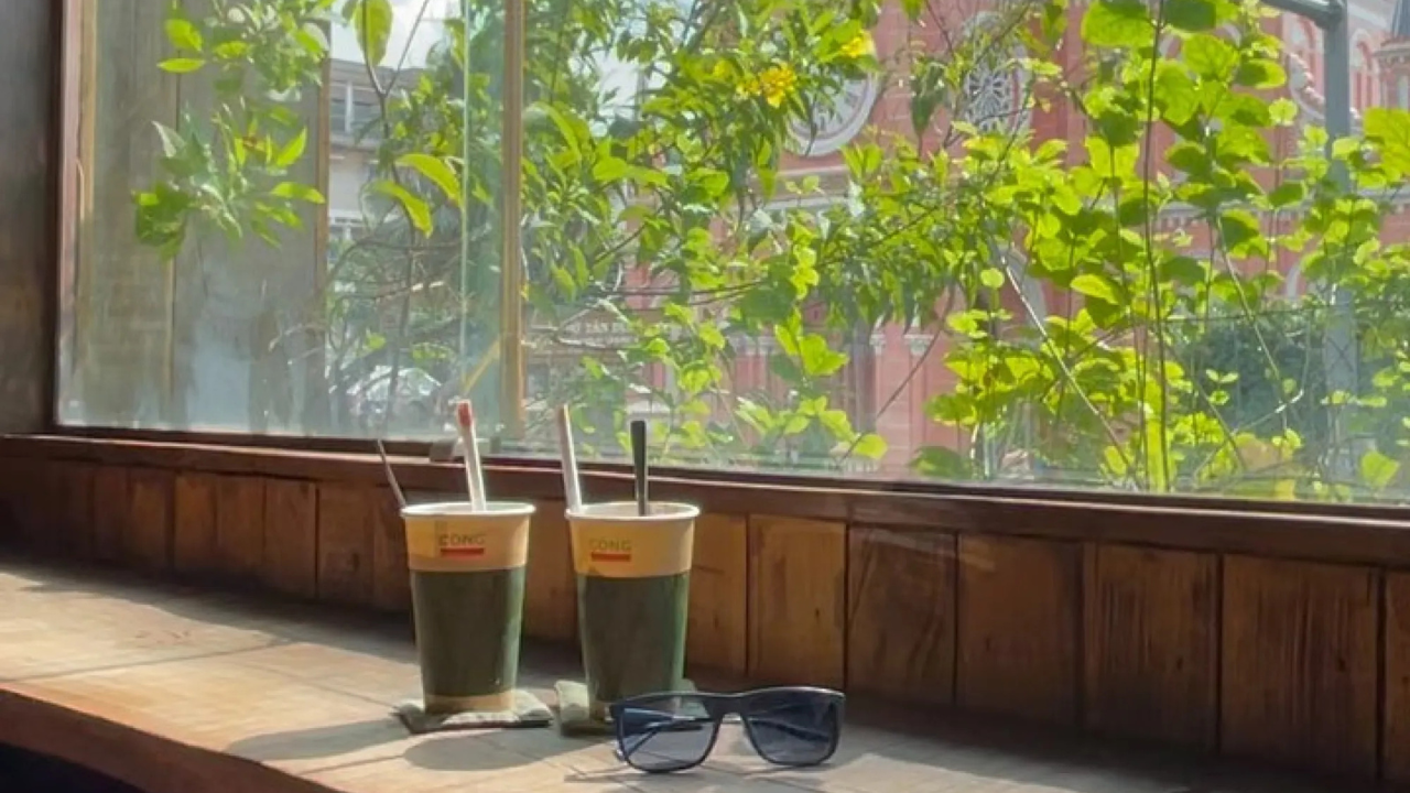 Cafe Hopping Tour In Ho Chi Minh - Group Tour 5