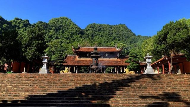 Yen Stream & Perfume Pagoda Day Trip from Hanoi 3