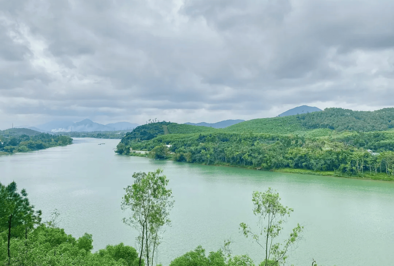 Hue Discovery Deluxe Full Day Tour from Da Nang 4