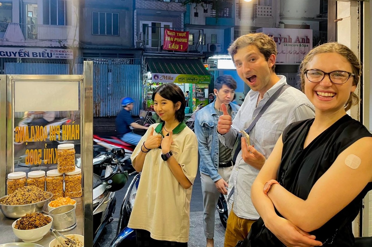 See the Real Saigon On A Motorbike with Haley 4