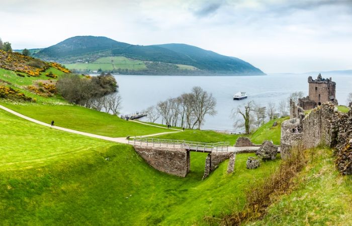 Scotland Day Tour: Loch Ness, Glencoe & Highlands from Edinburgh