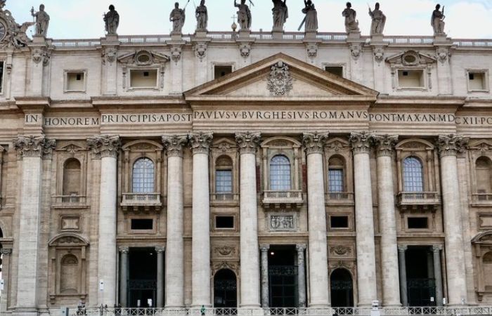 St. Peter's Basilica, Square & Papal Grottoes Guided Tour in Rome