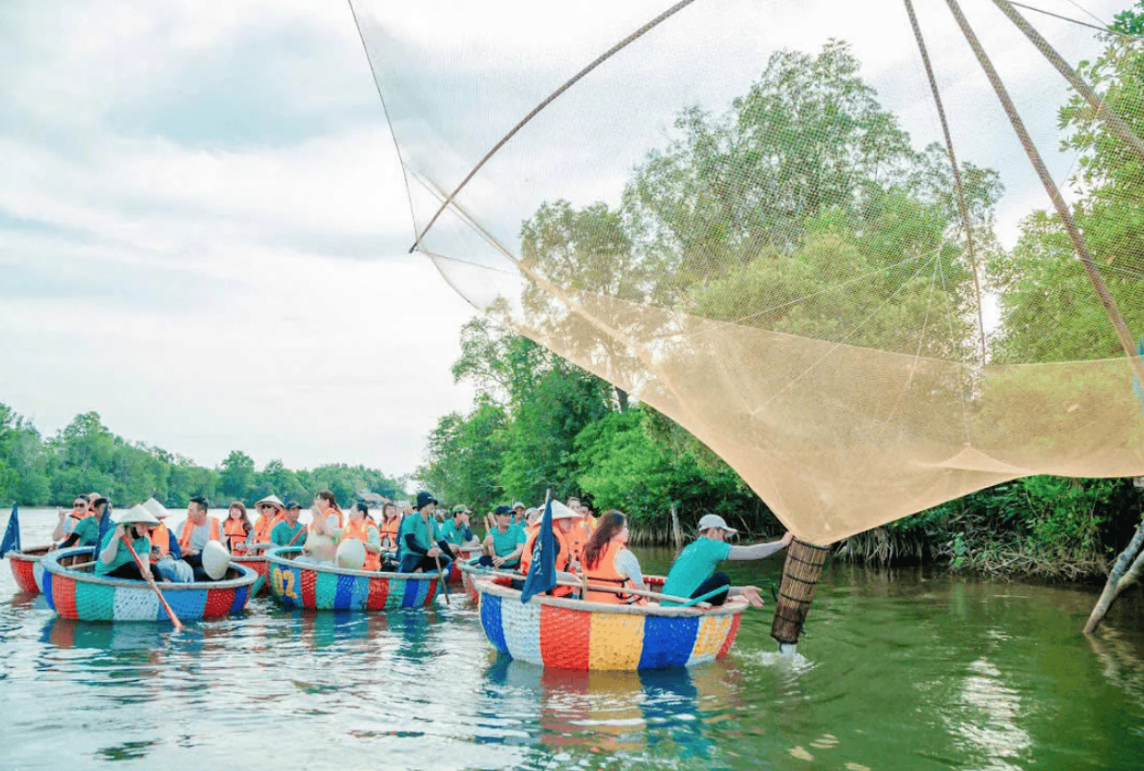 Bamboo Basket Boat Tour in Phu Quoc 3