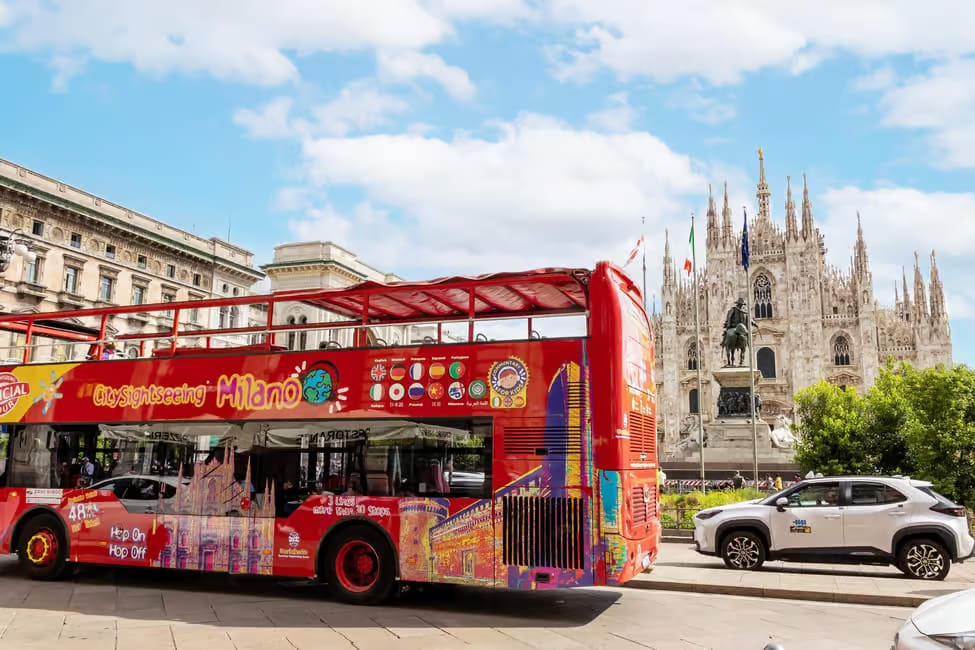 Milan hop-on hop-off bus tour: 24, 48, 72-hour tickets