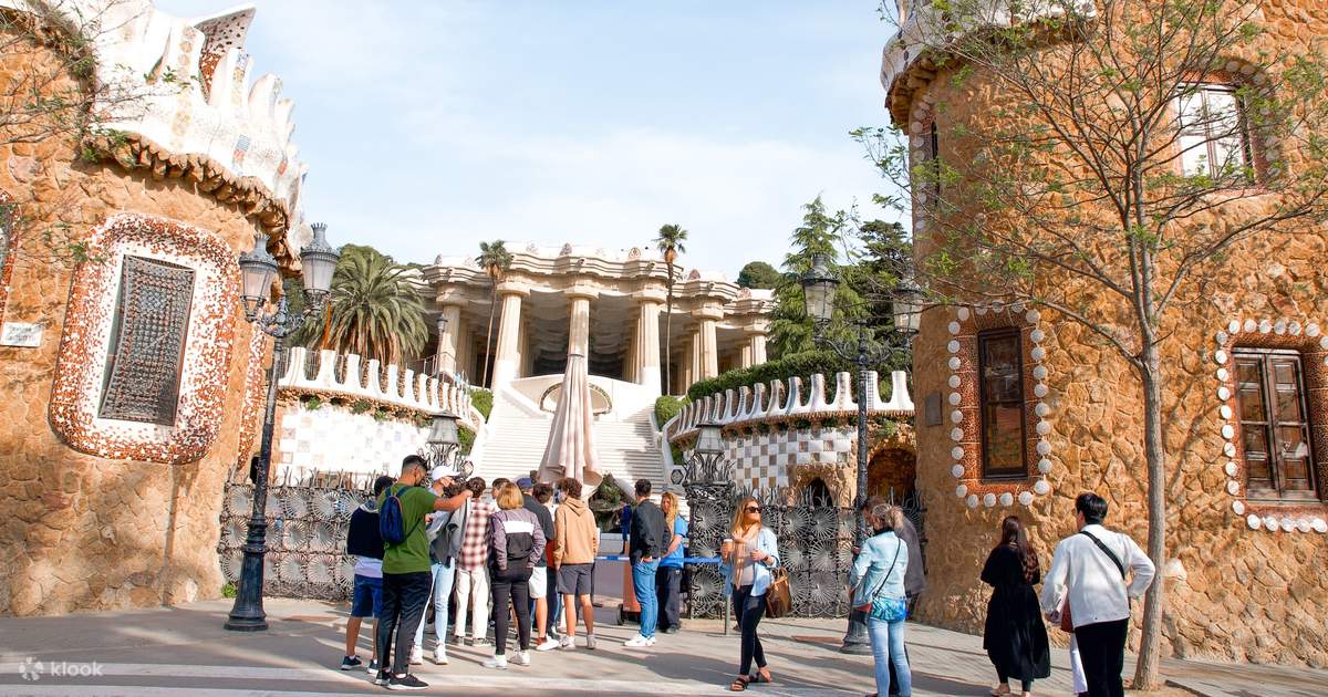 Sagrada Familia & Park Güell One-day City Highlights & Guided Tour 3