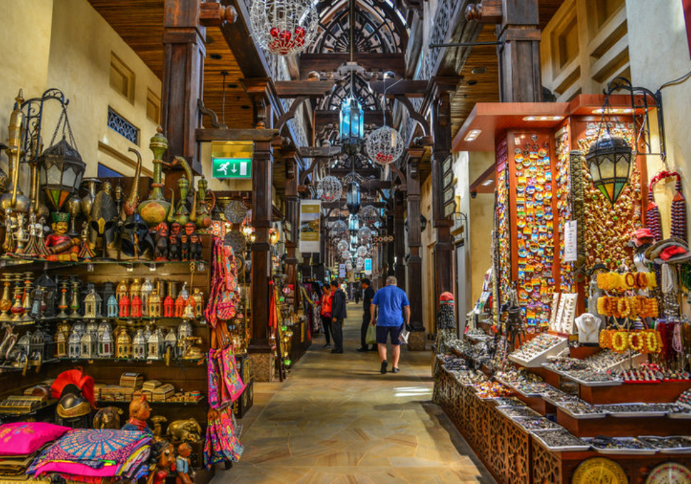 Old Town Walking Tour with Souks, Abra Ride & Snacks